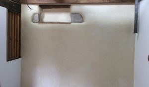 Enduit naturel chaux et chanvre, couleur beige naturelle, finition douce, veloutée, mate, rénovation décoration intérieure, Bretagne Morbihan