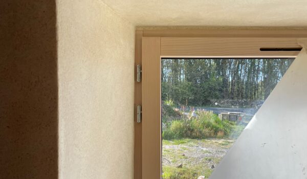 Détail angles de fenêtre et déshabillage